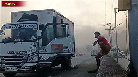habang dasal.ng hihintay lang matapos kaya dito muna sa loob .